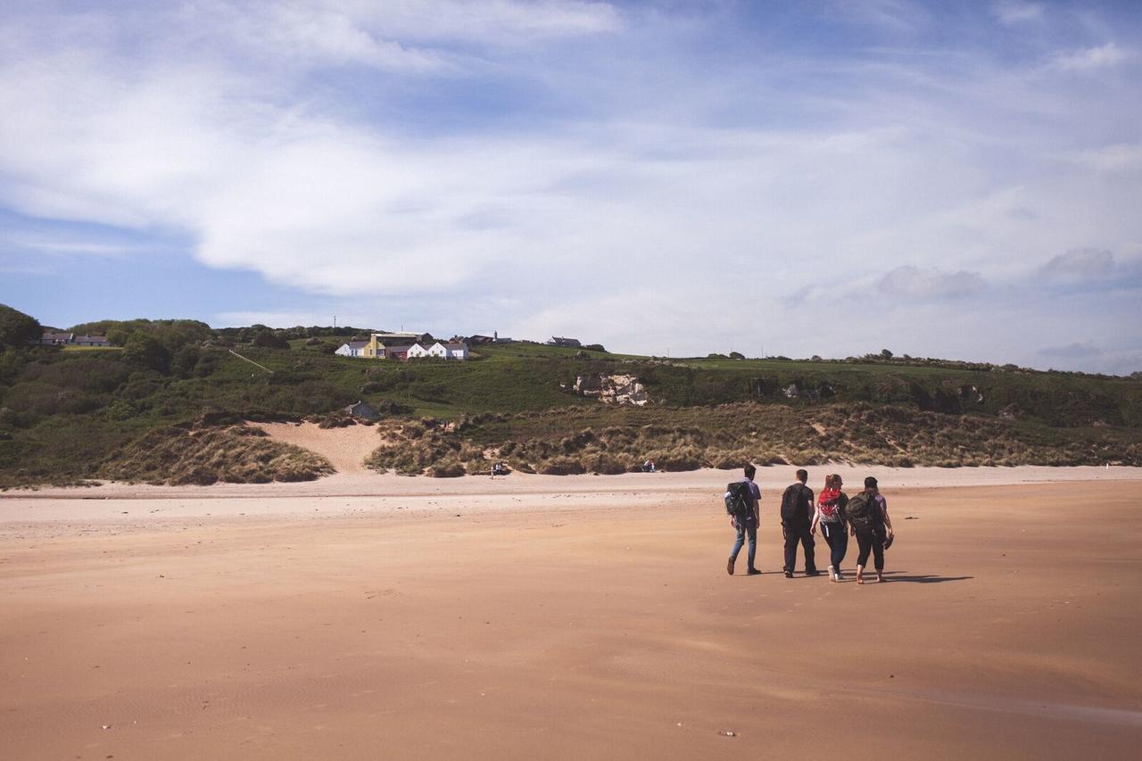 White Park Bay Youth Hostel Баллинтой Экстерьер фото