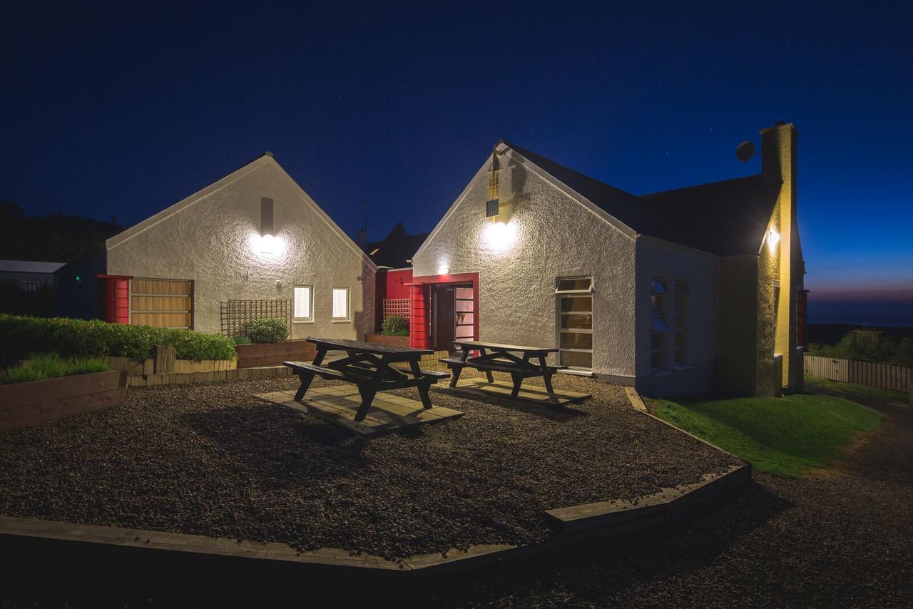 White Park Bay Youth Hostel Баллинтой Экстерьер фото